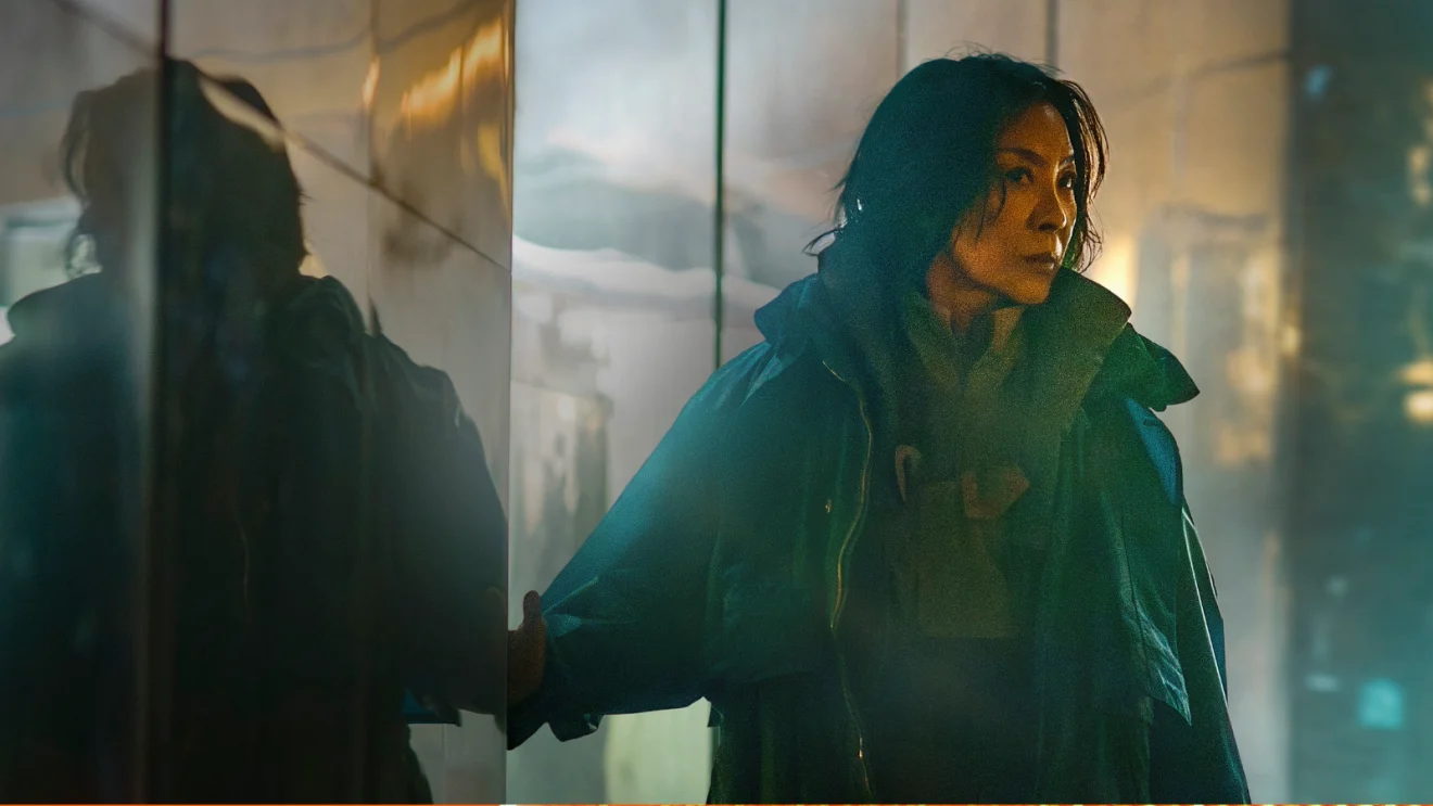 Michelle Yeoh como Olwen na série Blade Runner 2099.